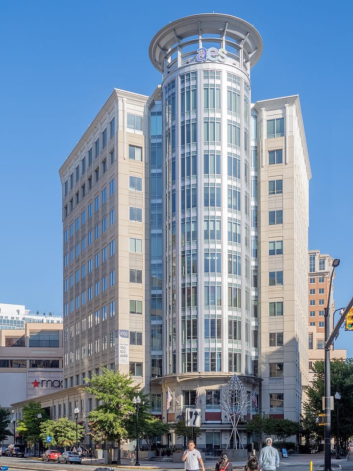 BlackRock (GIP) и EQT купуват AES в сделка за 33,4 млрд. долара