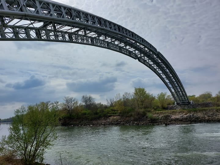 Словакия ускорява преговорите за по-големи доставки на руски газ преди влизането в сила на забраната на ЕС