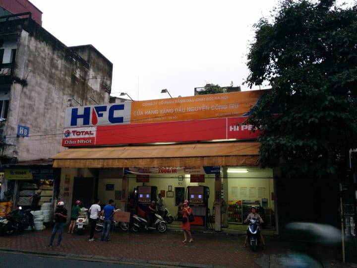 Виетнам призова бизнеса към работа от вкъщи, за да ограничи разхода на горива на фона на шока в доставките